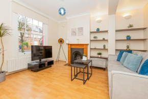 2BR flat with garden, 5min to Wood Green tube